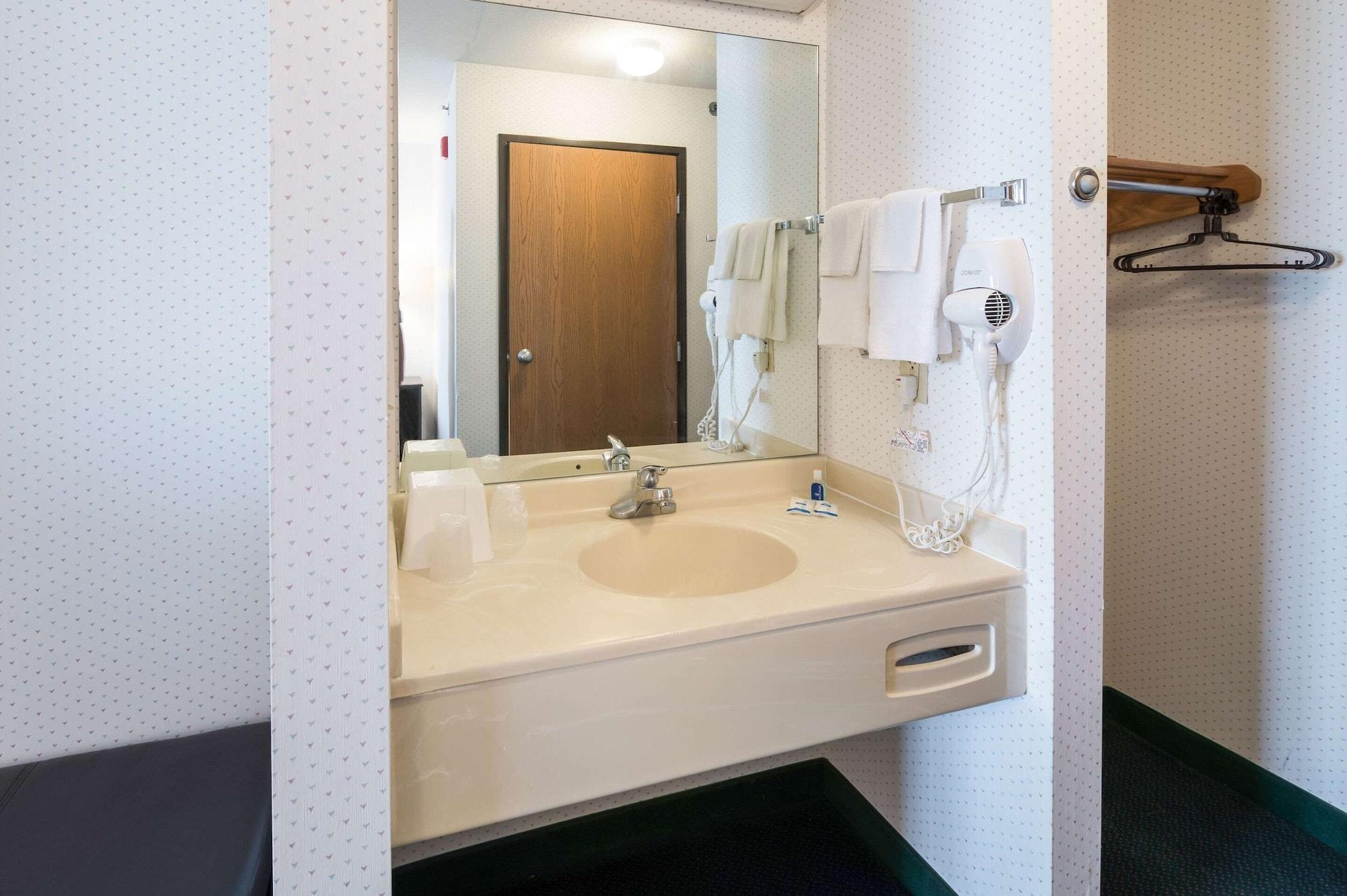 Rodeway Inn Urbana Champaign University Area Kültér fotó